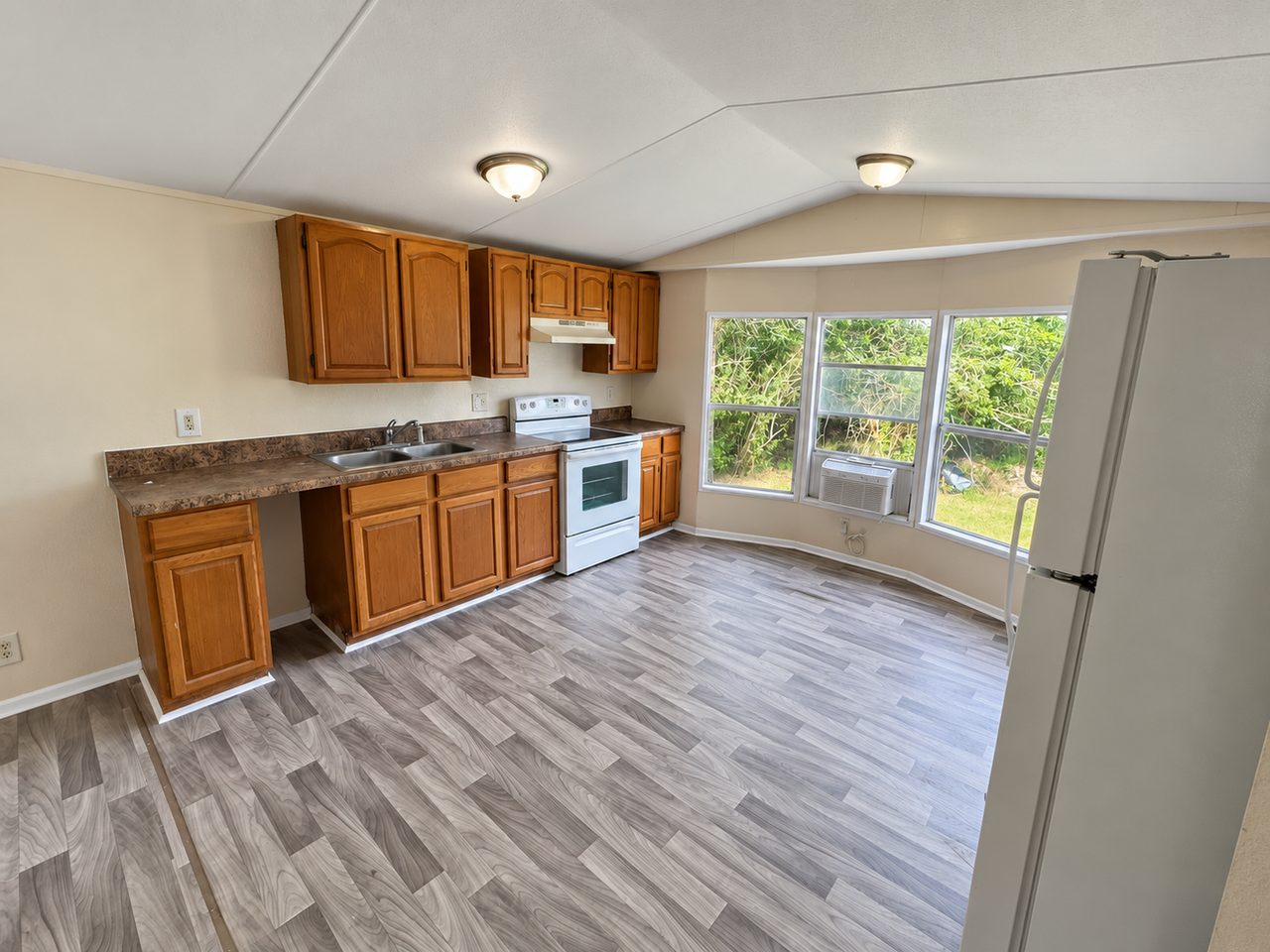 6502 Sandra Dr - Photo 4 of 7