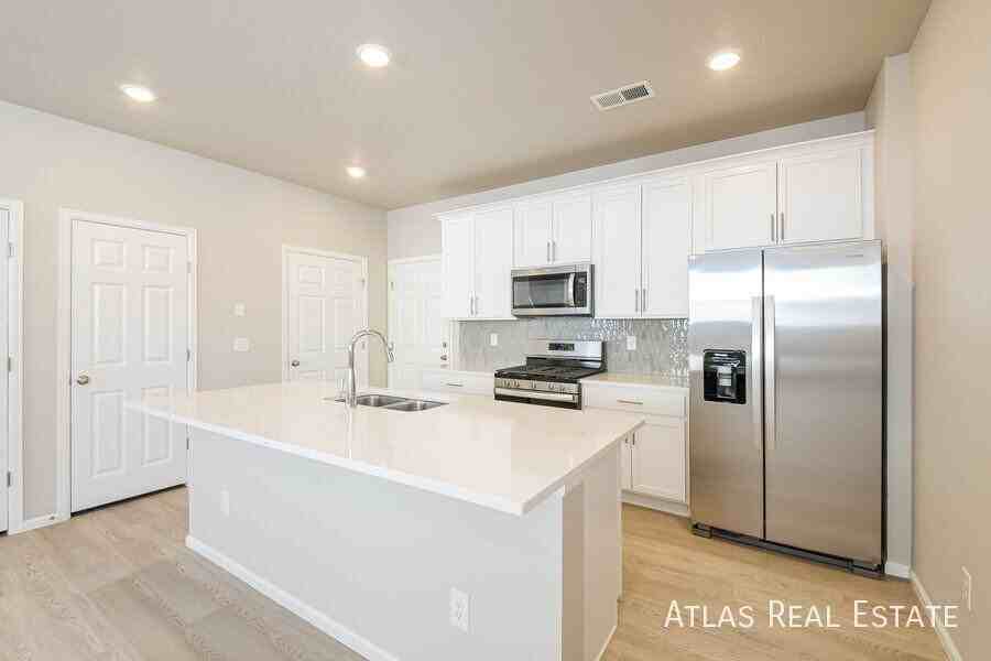 20982 E 66th Ave - Photo 6 of 18