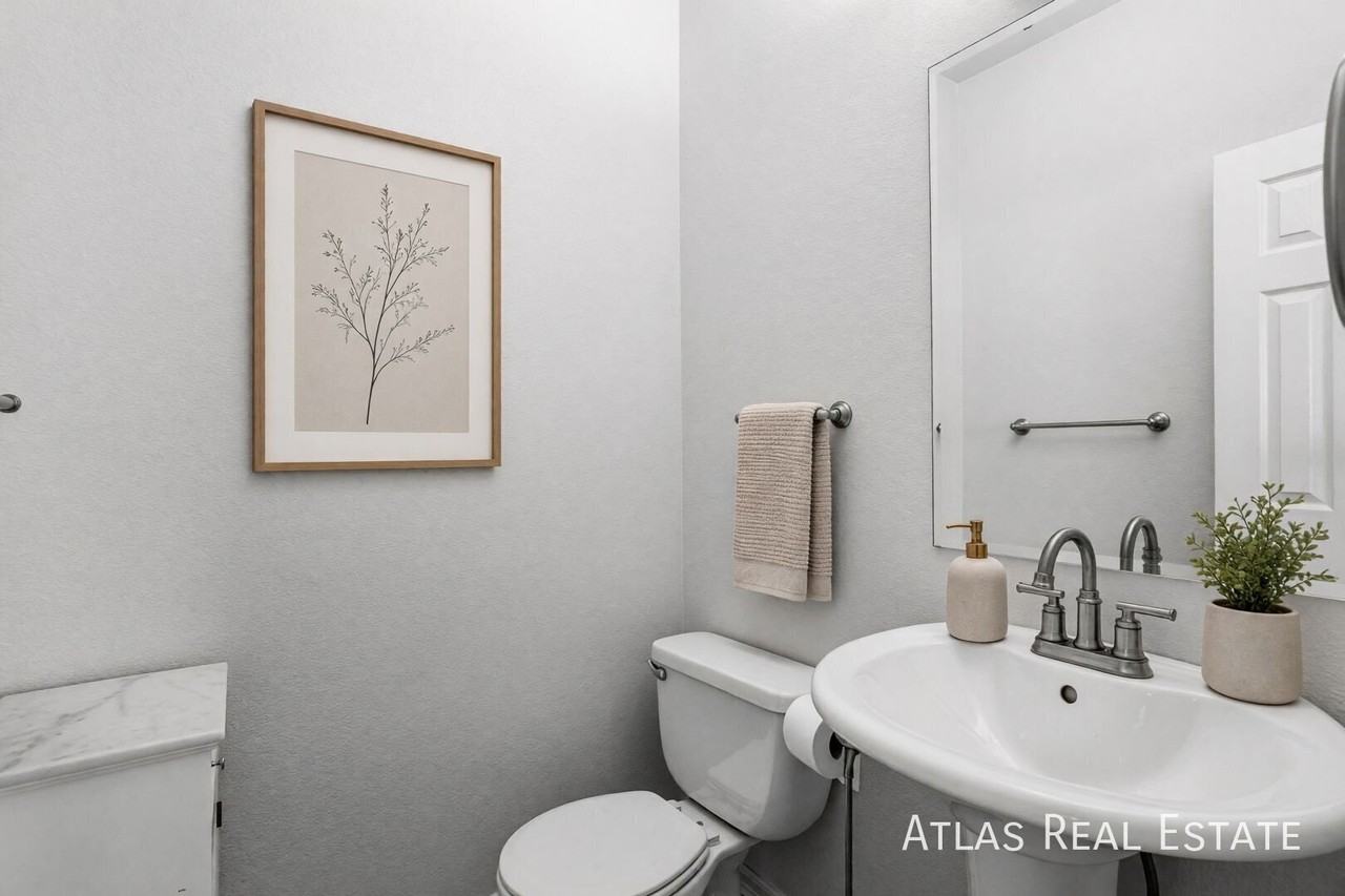 2411 S Race St - Photo 6 of 25
