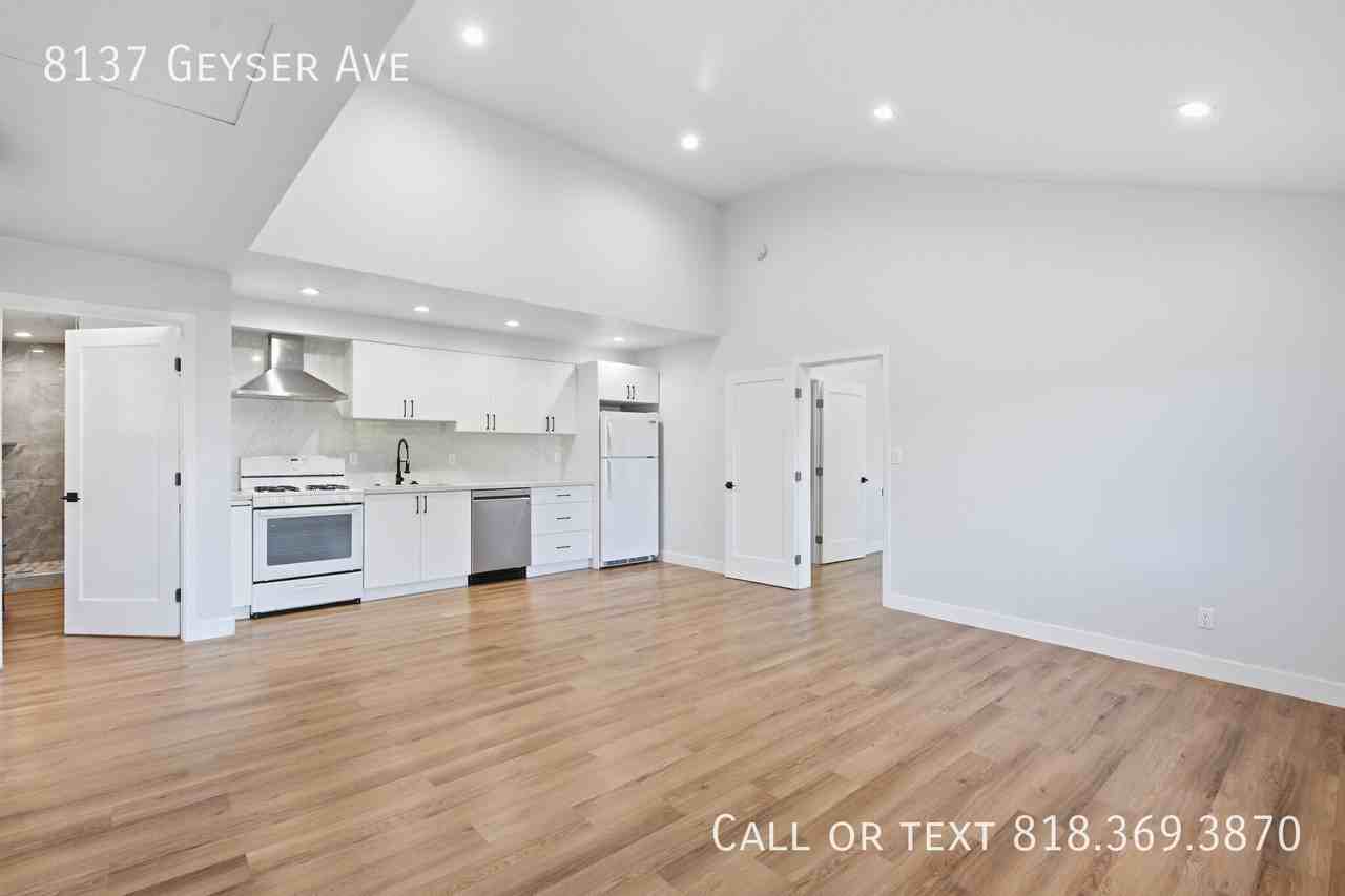 8137 Geyser Ave - Photo 2 of 13