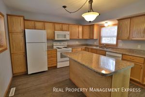 featured image of 2709 E Klondike Trl