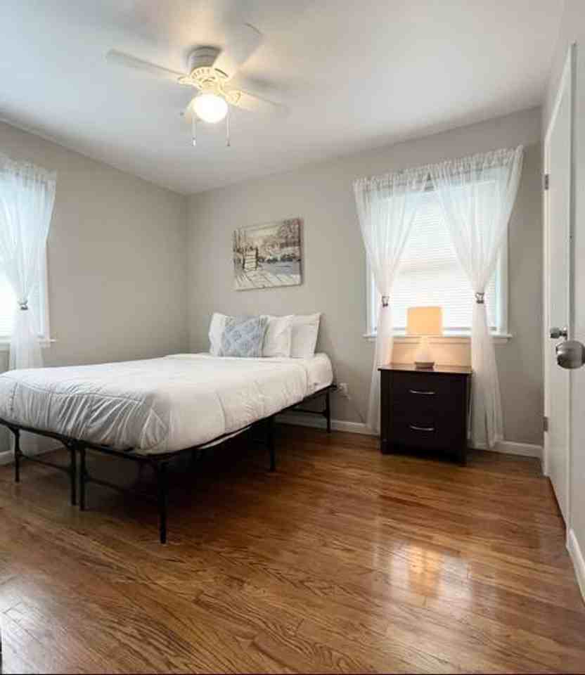 224 W 9th St - Photo 3 of 13