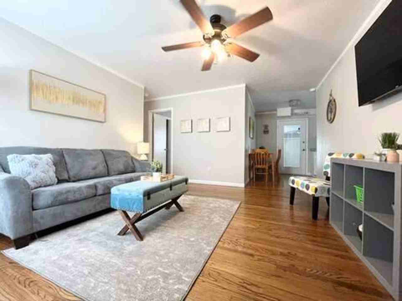224 W 9th St - Photo 6 of 13