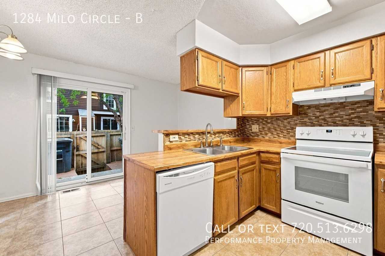 1284 Milo Cir #B - Photo 5 of 19