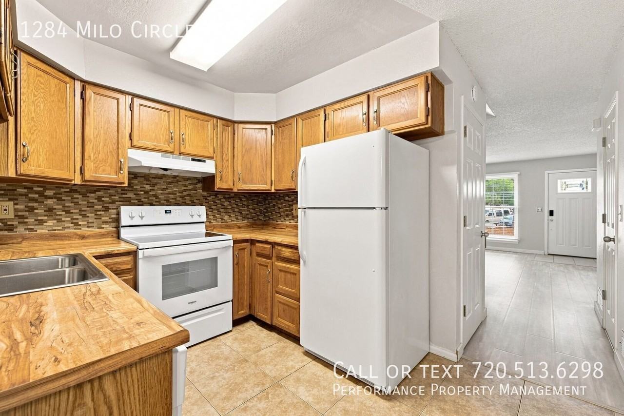 1284 Milo Cir #B - Photo 6 of 19