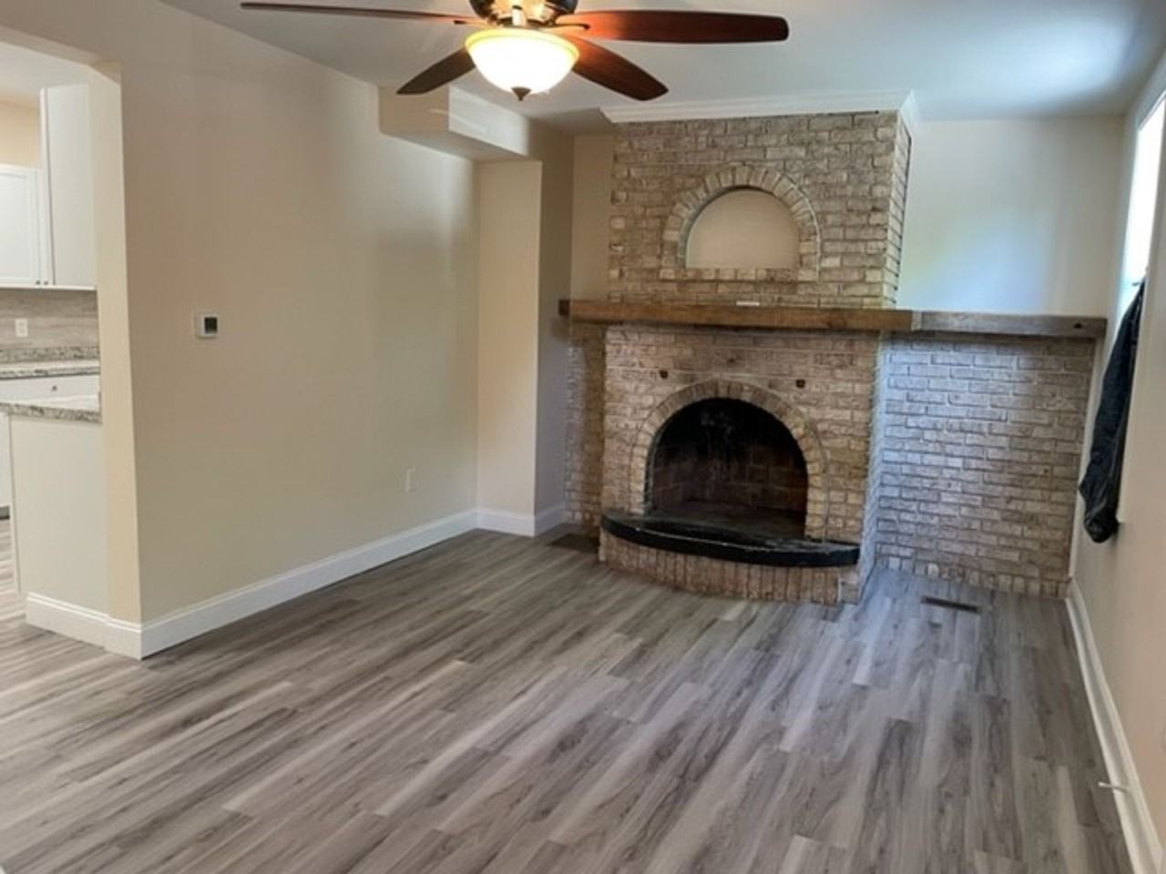 222 Mulberry Ave - Photo 3 of 16