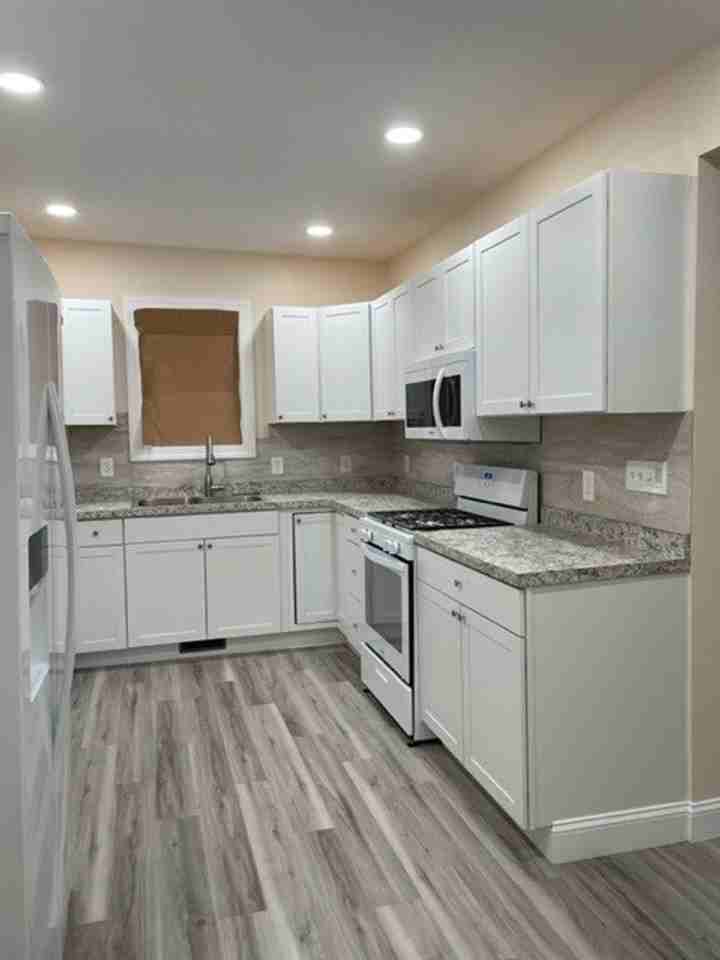 222 Mulberry Ave - Photo 7 of 16