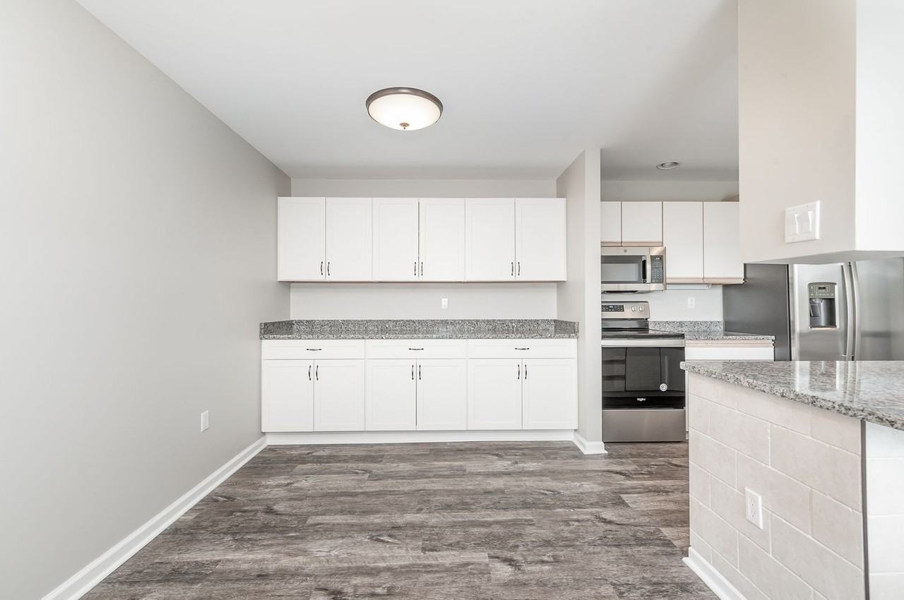 1003 Cherrington Dr - Photo 6 of 28