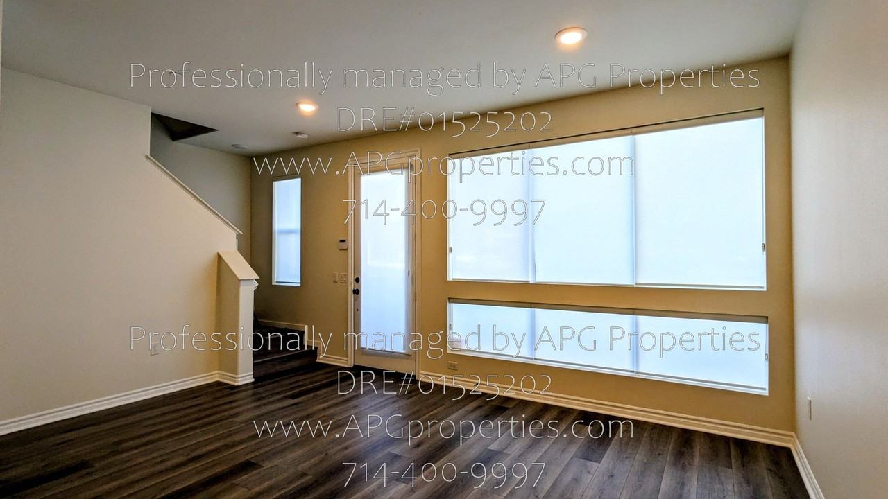 13217 San Antonio Dr - Photo 3 of 48