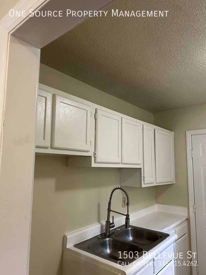 1503 Bellevue St - Photo 5 of 12