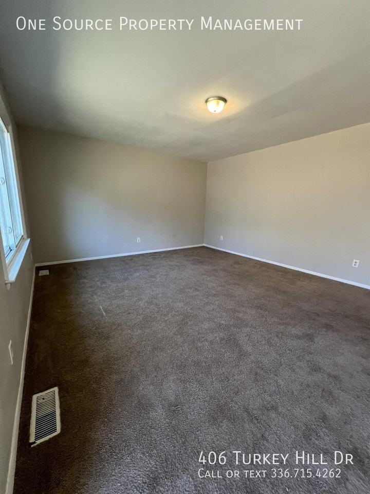 406 Turkey Hill Dr - Photo 3 of 15