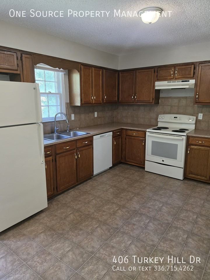 406 Turkey Hill Dr - Photo 7 of 15