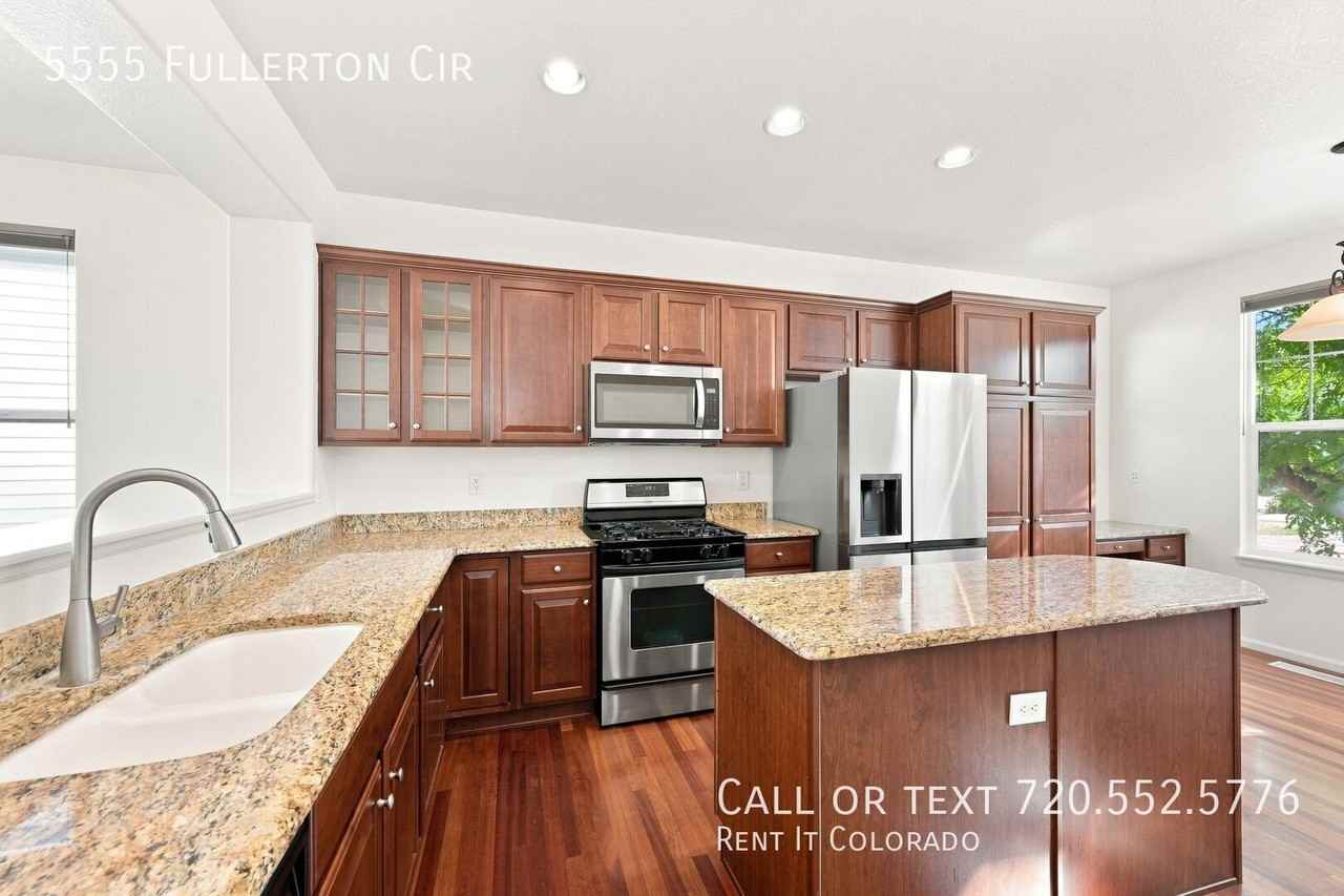 5555 Fullerton Cir - Photo 2 of 28