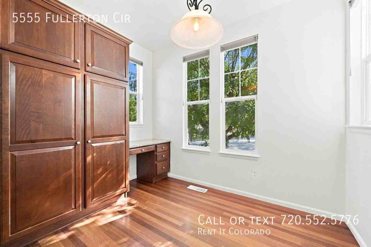 5555 Fullerton Cir - Photo 4 of 28