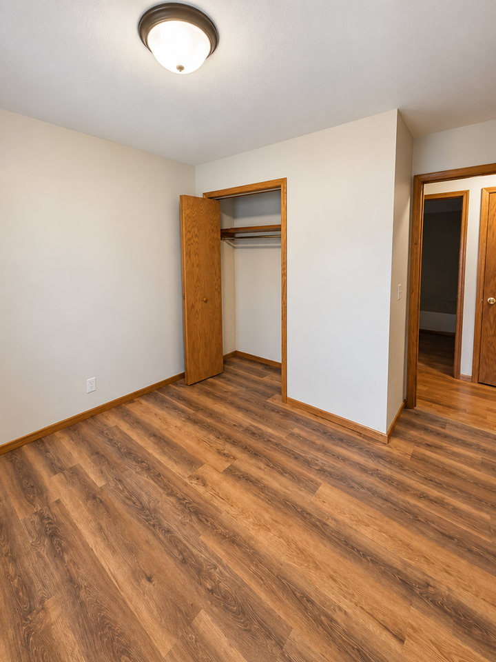 211 Joan St - Photo 4 of 7