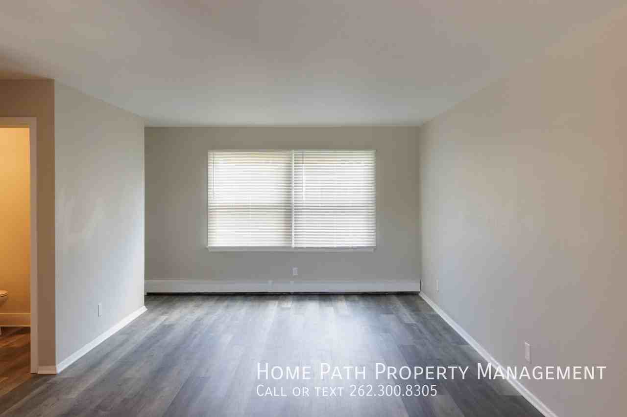 3030 W Iona Ter #1 - Photo 4 of 17