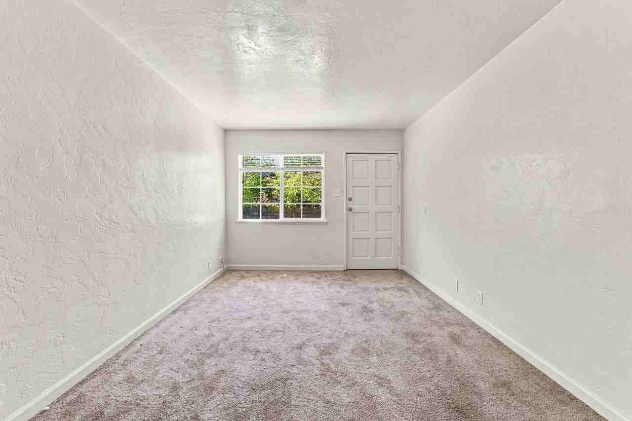 3519 68th Ave - Photo 4 of 25