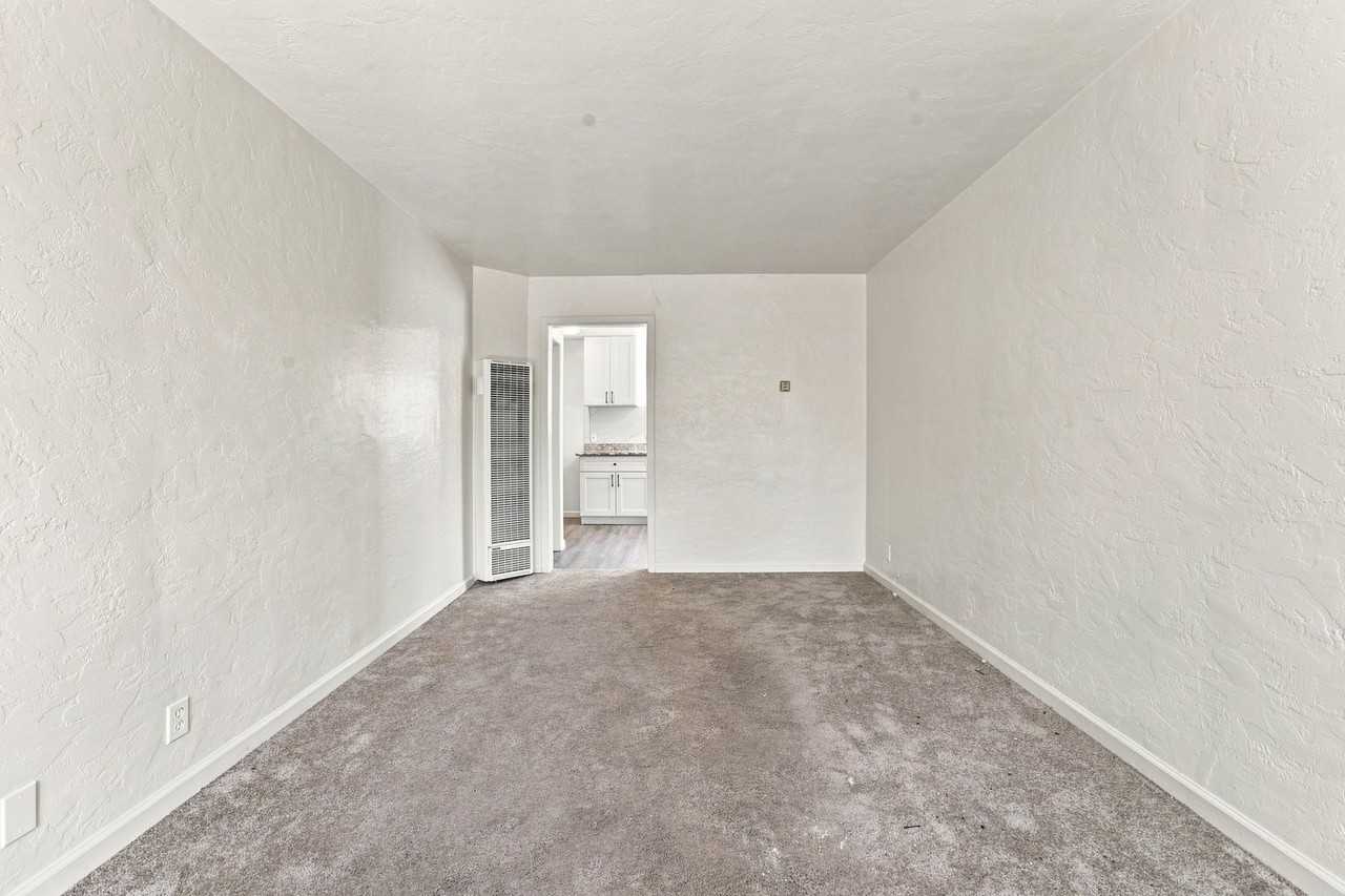 3519 68th Ave - Photo 5 of 25