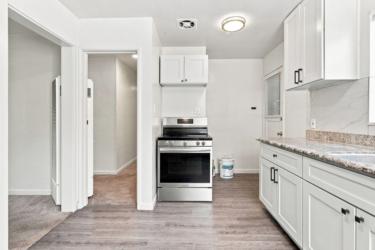 3519 68th Ave - Photo 6 of 25