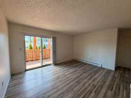featured image of 5929 N Lombard St