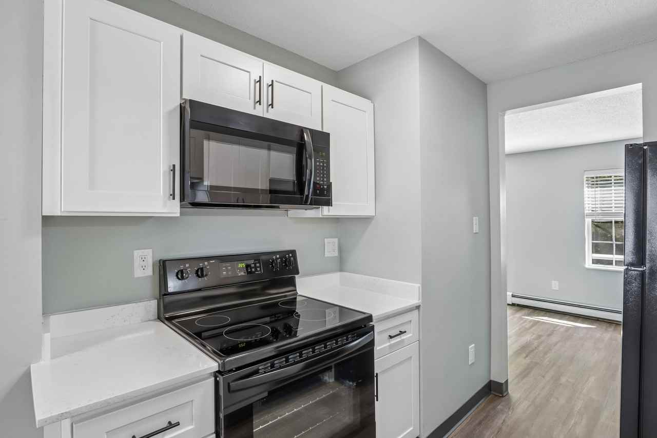 Eastgate Apartments - Photo 6 of 34