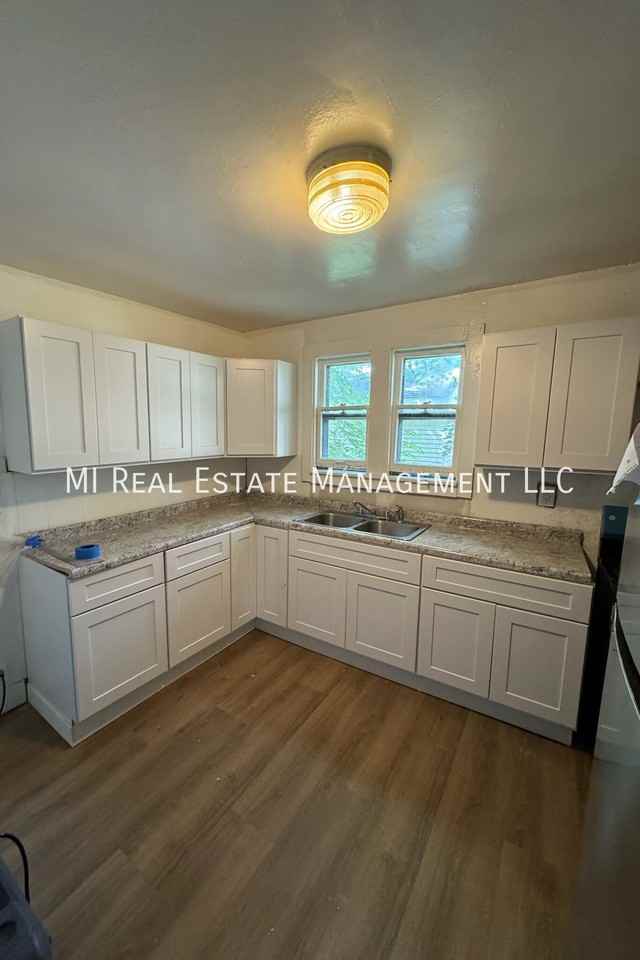 1920 Elwood St - Photo 2 of 10