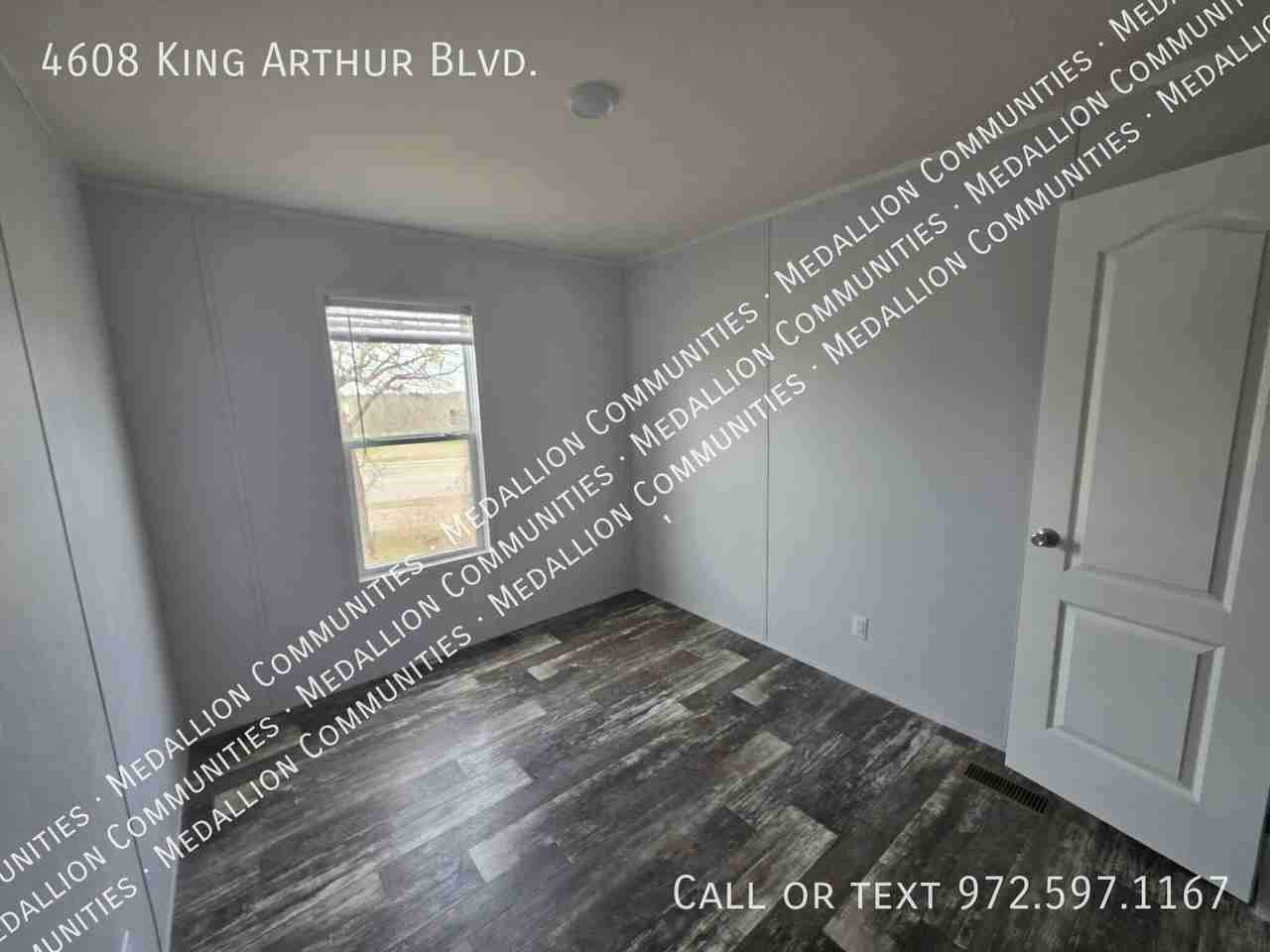 4608 King Arthur Blvd - Photo 3 of 7