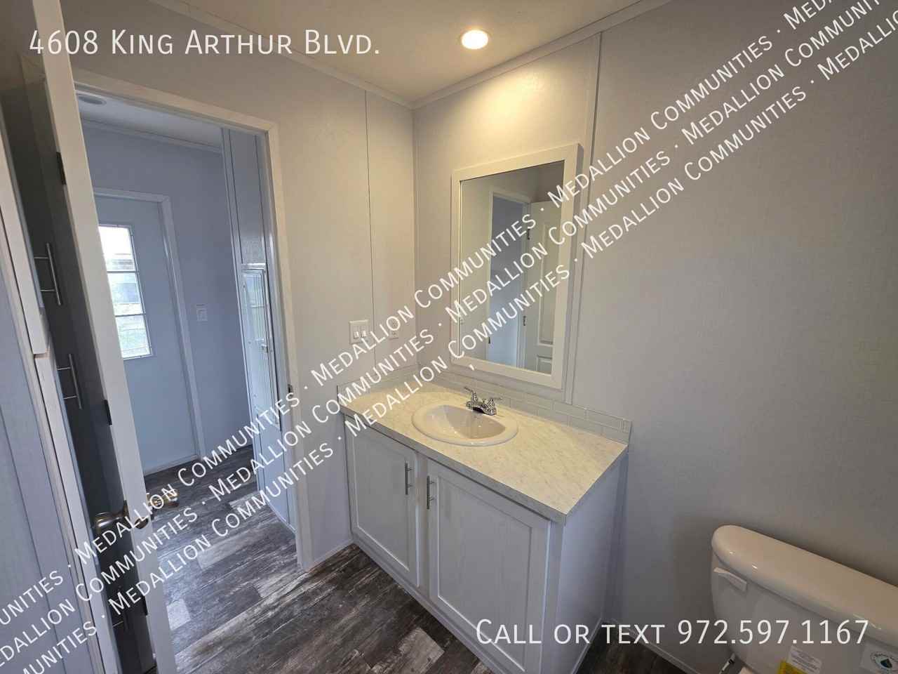 4608 King Arthur Blvd - Photo 4 of 7