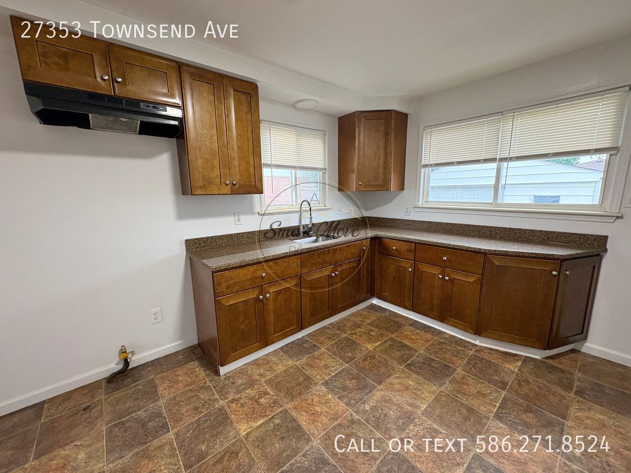 27353 Townsend Ave - Photo 6 of 16