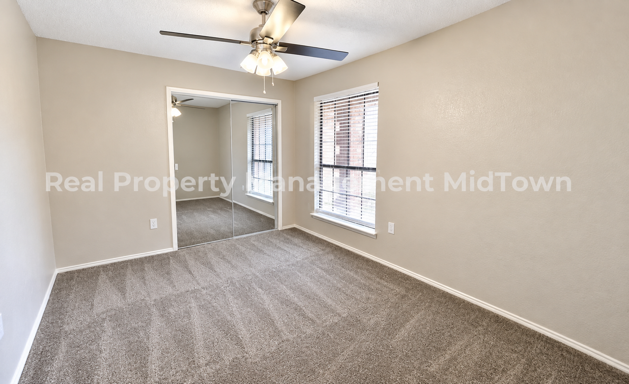 6403 Berlinetta Dr - Photo 3 of 16