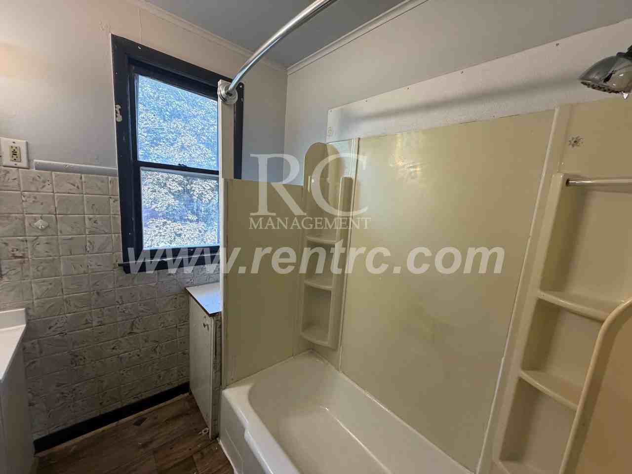 11 Mcvey St Apt 2 - Photo 4 of 11