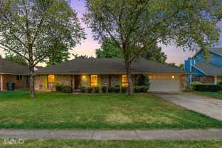 427 Mayfair Dr - Photo 1 of 1