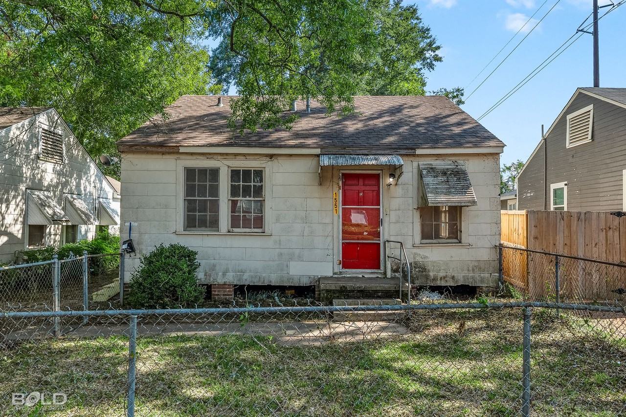 1551 Summers St - Photo 4 of 8