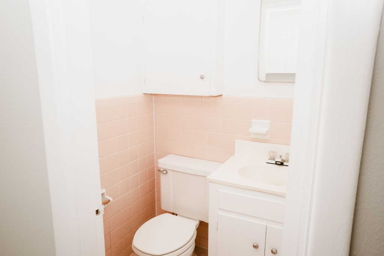 825 Cardinal St - Photo 2 of 11