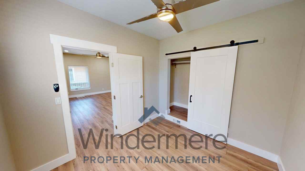 609 Pleasant St - Photo 7 of 36