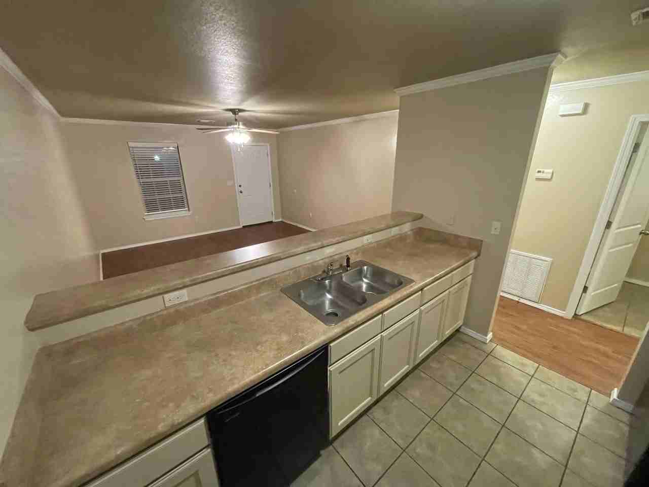 2755 Oakview Rd - Photo 7 of 13