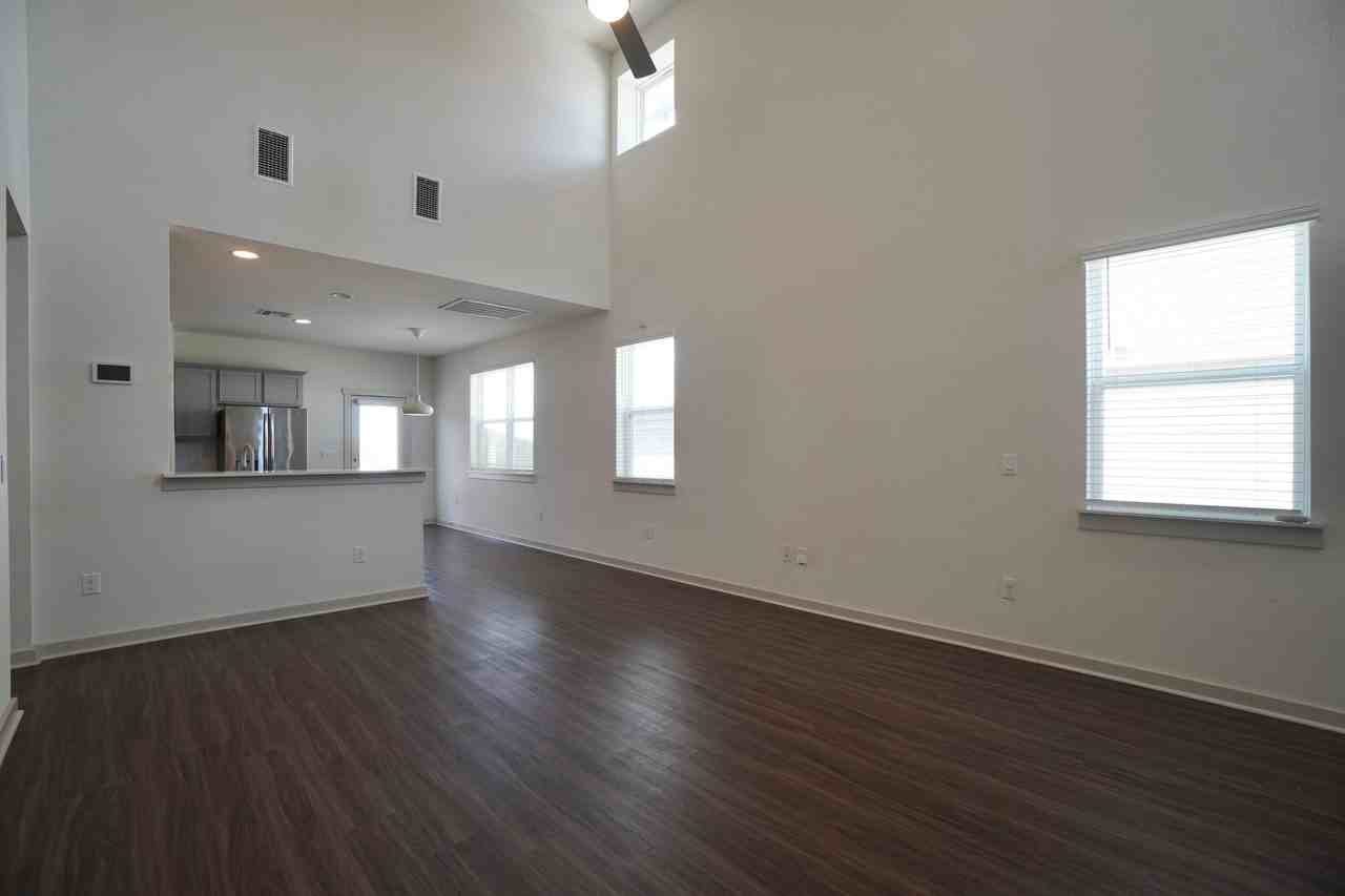 7612 Lowenfield Dr - Photo 6 of 36