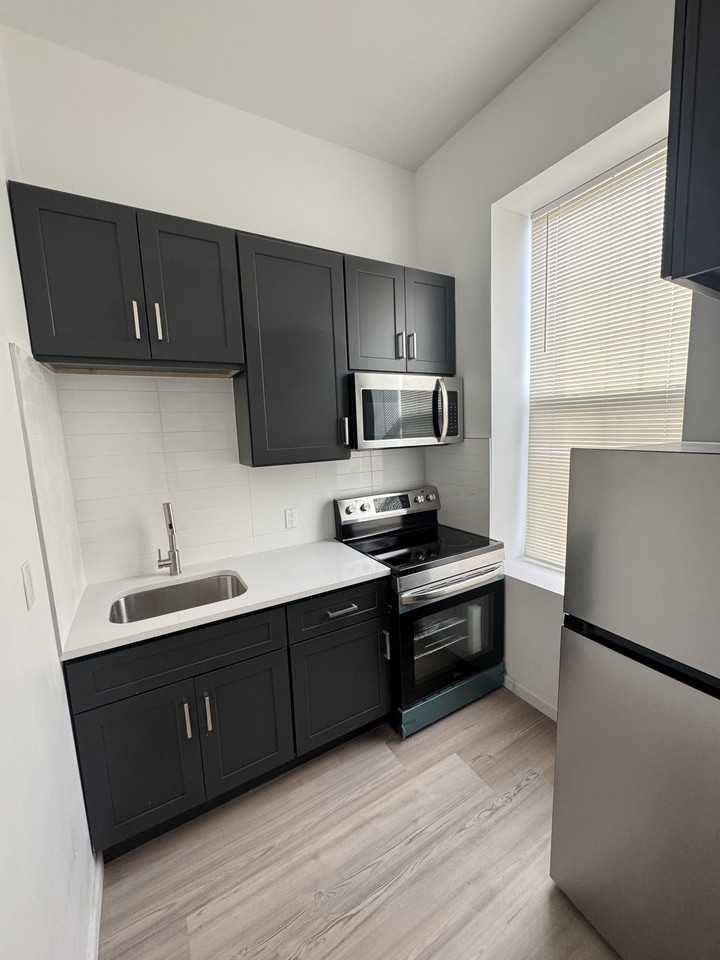 839 S Jackson St #8