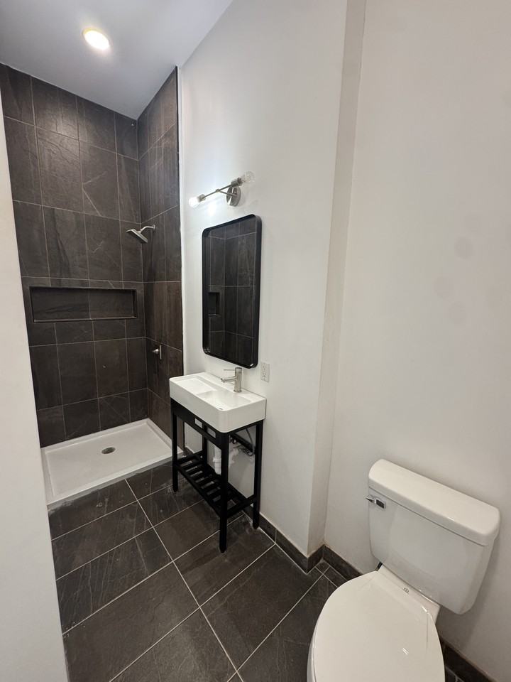 839 S Jackson St #8 - Photo 2 of 7