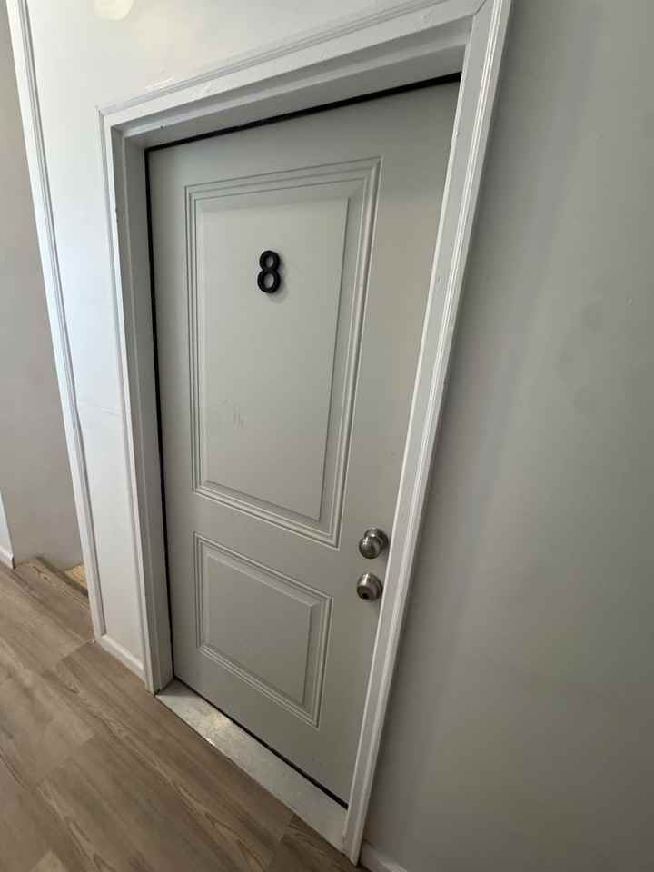 839 S Jackson St #8 - Photo 4 of 7