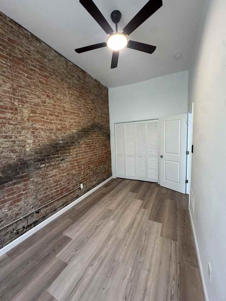 839 S Jackson St #8 - Photo 7 of 7