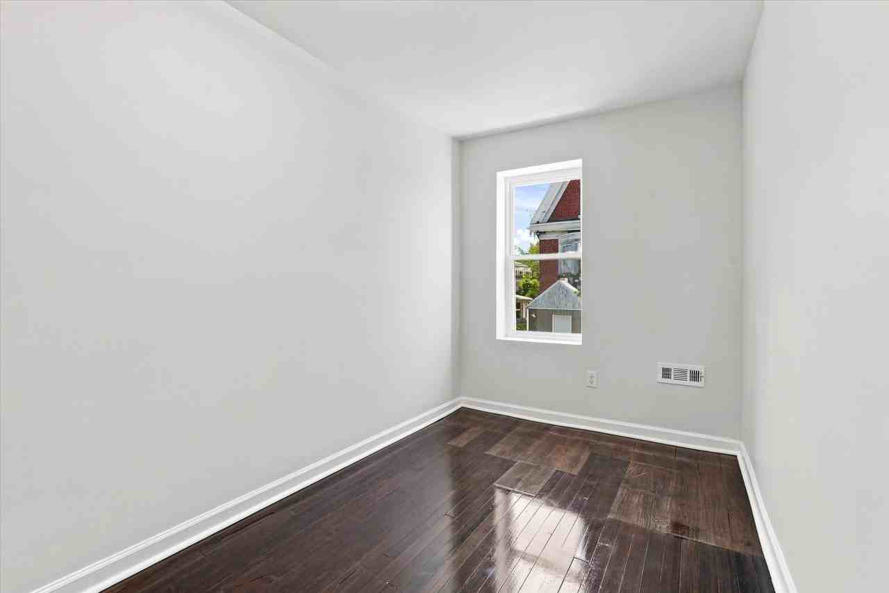 1032 S Frazier St - Photo 7 of 13