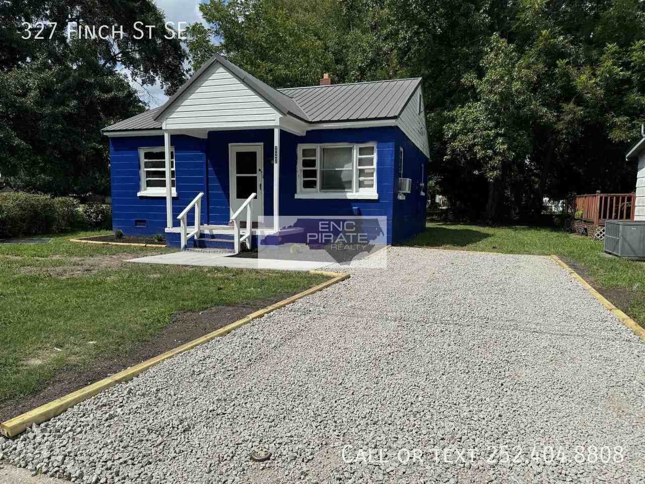 327 Finch St Se - Photo 3 of 10