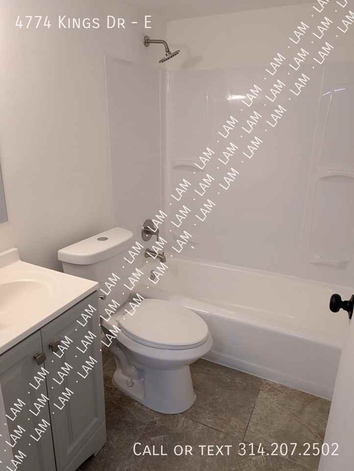 4774 Kings Dr #E - Photo 6 of 8