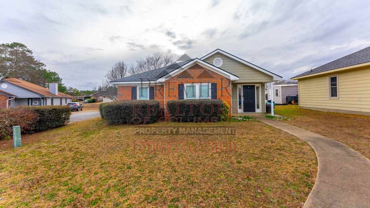 7039 Stoneybrook Dr - Photo 2 of 32