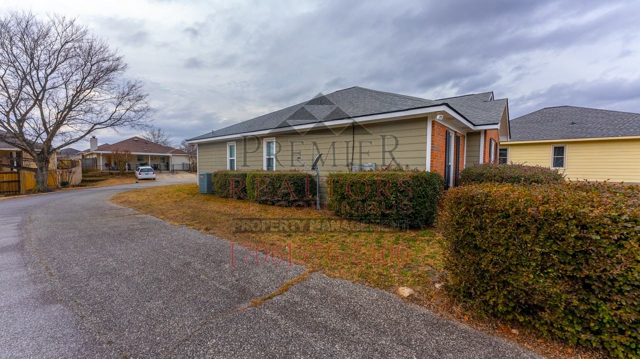 7039 Stoneybrook Dr - Photo 6 of 32