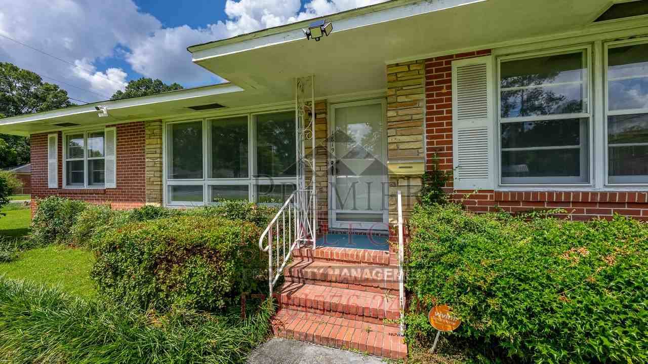 1819 Rosemary Ln - Photo 2 of 29