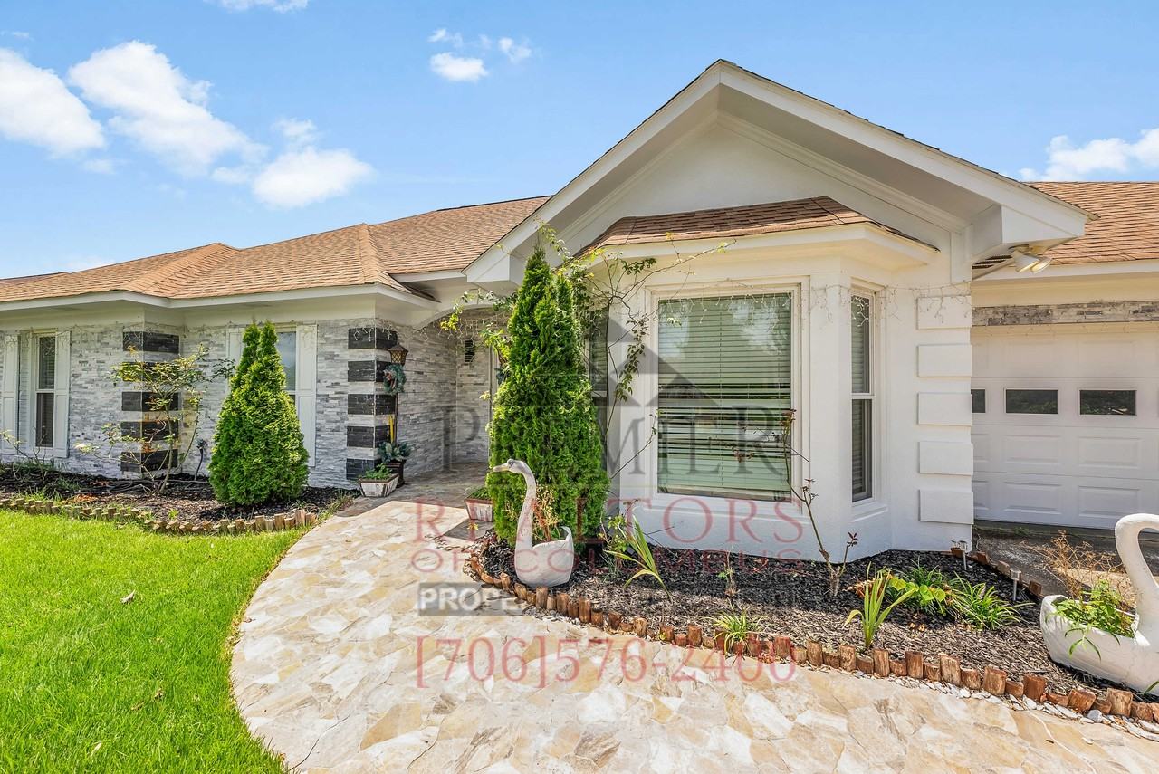 5924 Big Oak Dr