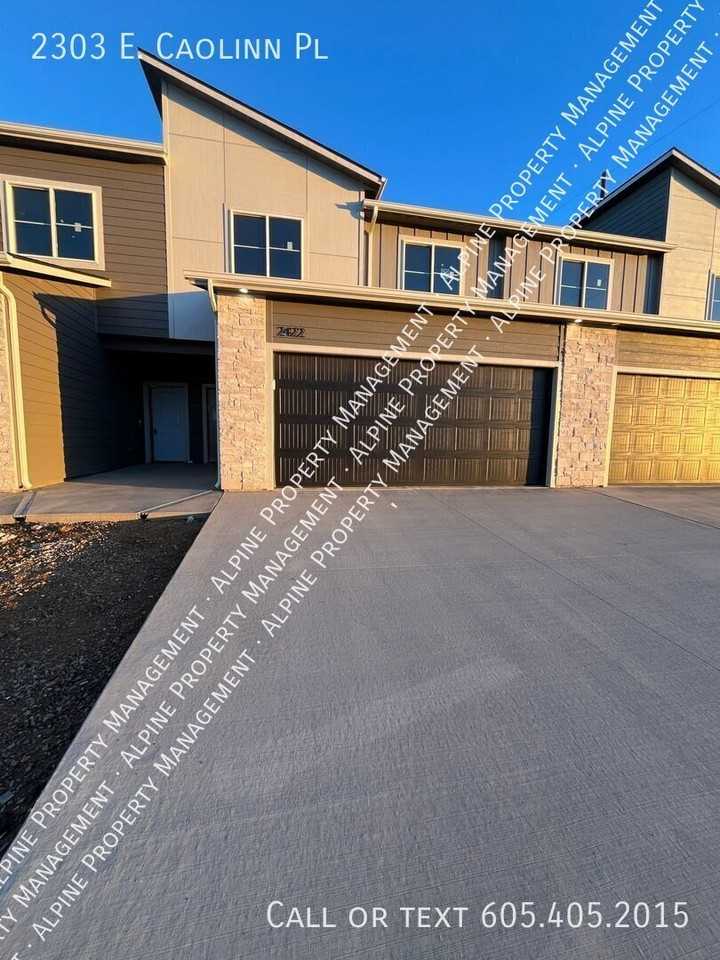 2303 Caolinn Pl - Photo 3 of 28