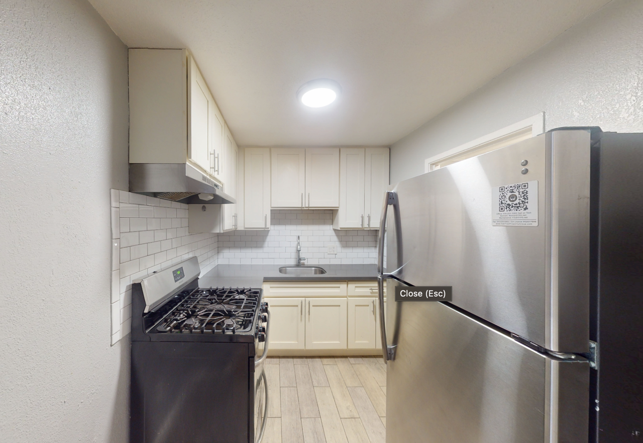 3010 Adeline Street - Photo 5 of 9